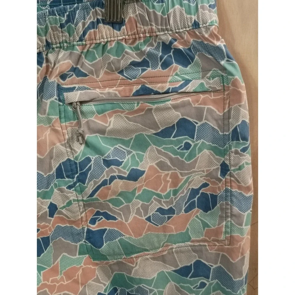The North Face Mens Class V Belted Shorts XXL Geometric Mountain Print Teal Blue
